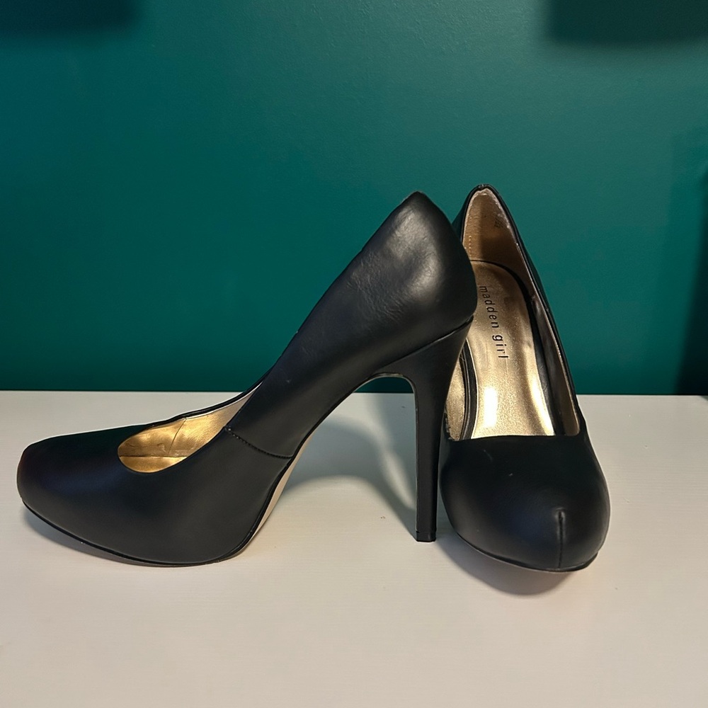 Madden Girl Classic Black Heels